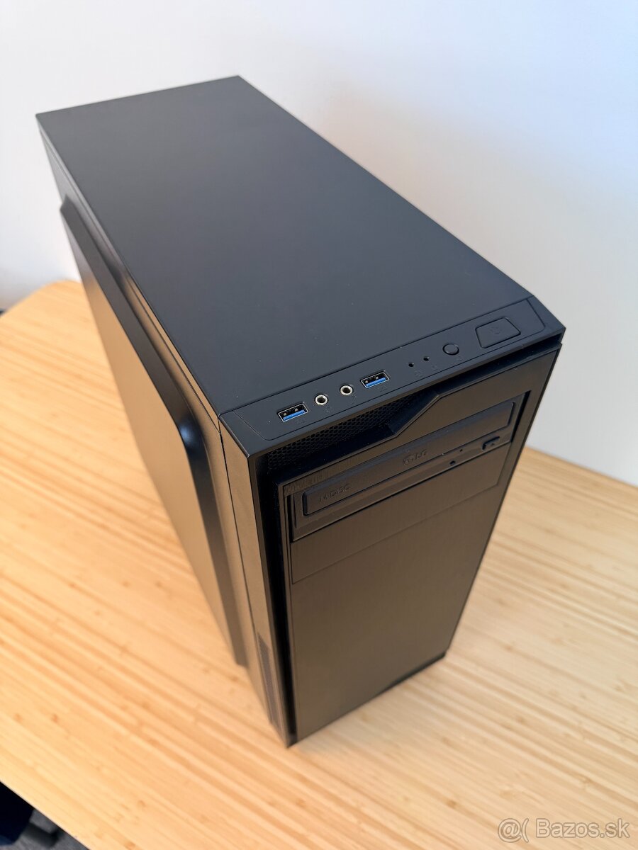 Silentium PC zostava (Intel i7 + Grafika: Intel P1000) - 2