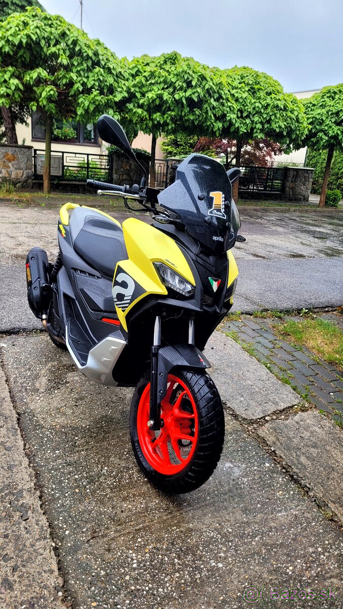 Aprilia SR GT 200 - 2