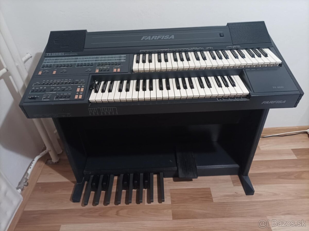Syntetizátor, elektrický organ FARFISA TS600. - 2