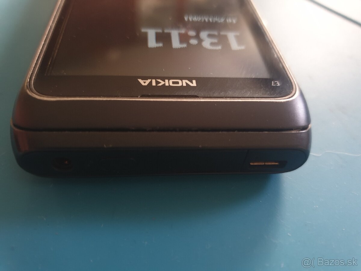 Nokia E7 rarita - 2