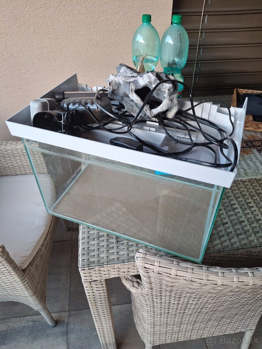 Akvarium 25 litrové s príslušenstvom - 2