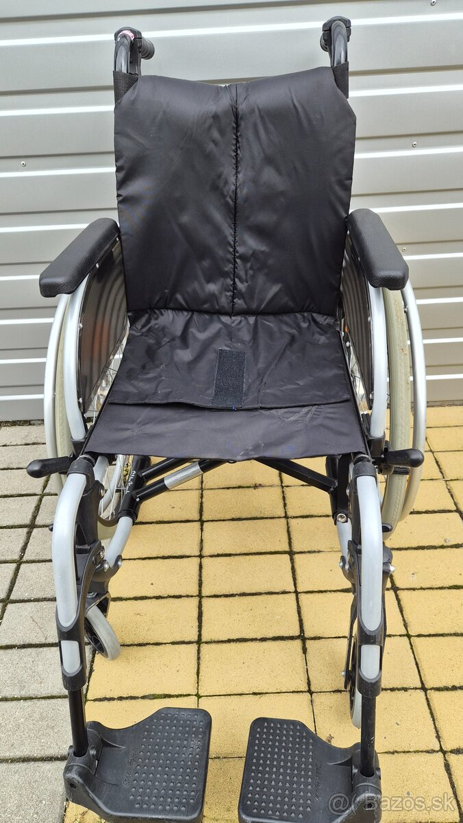 invalidny vozík 40cm pridavne brzdy pre asistenta - 2