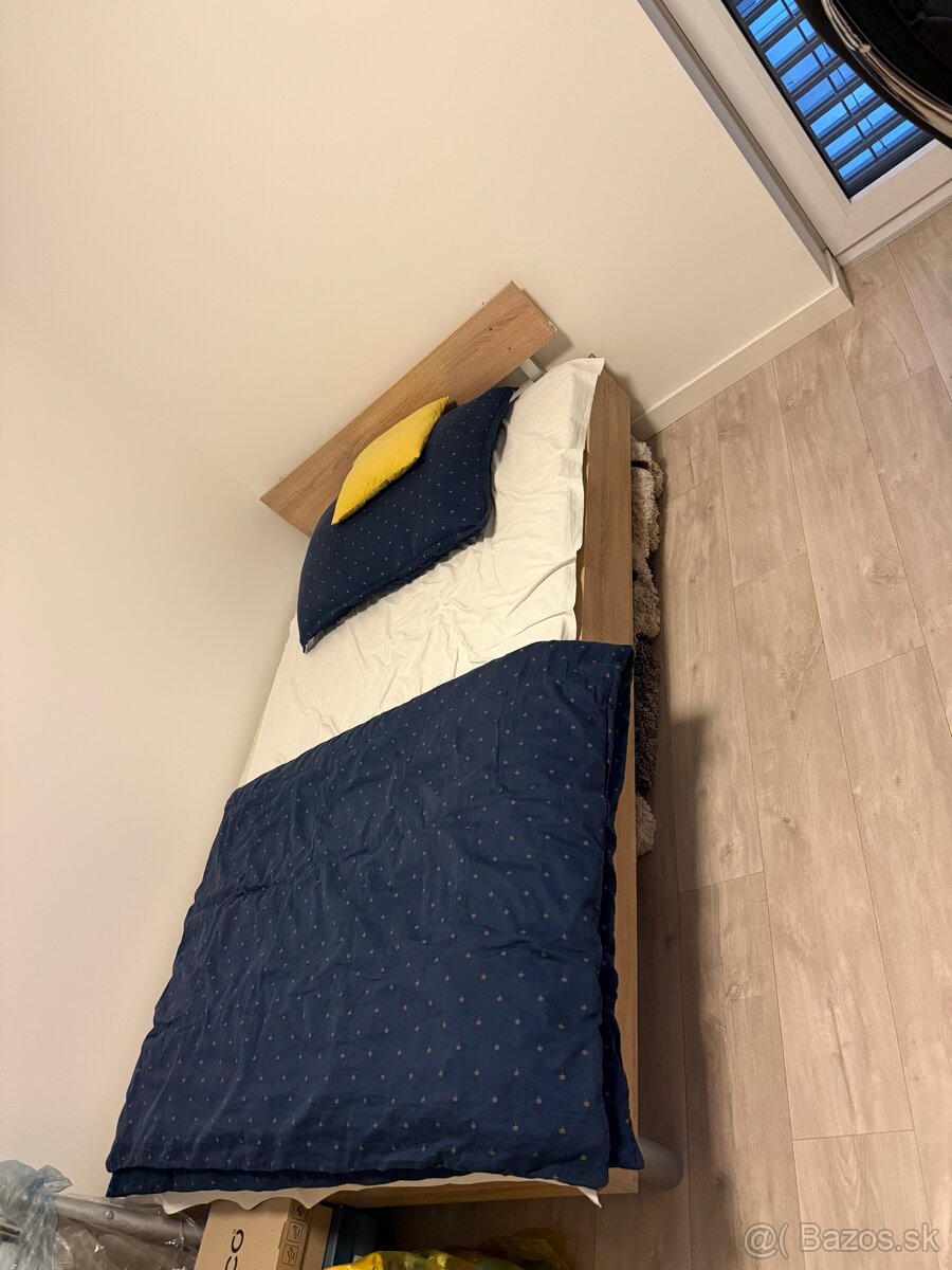 stôl, posteľ+matrac, police na stenu 2x - 2