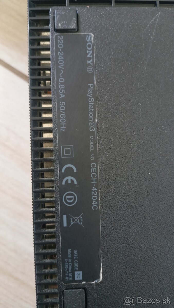 PS3 super slim + 37 hier na HDD + 4 x ovládač + volant - 2