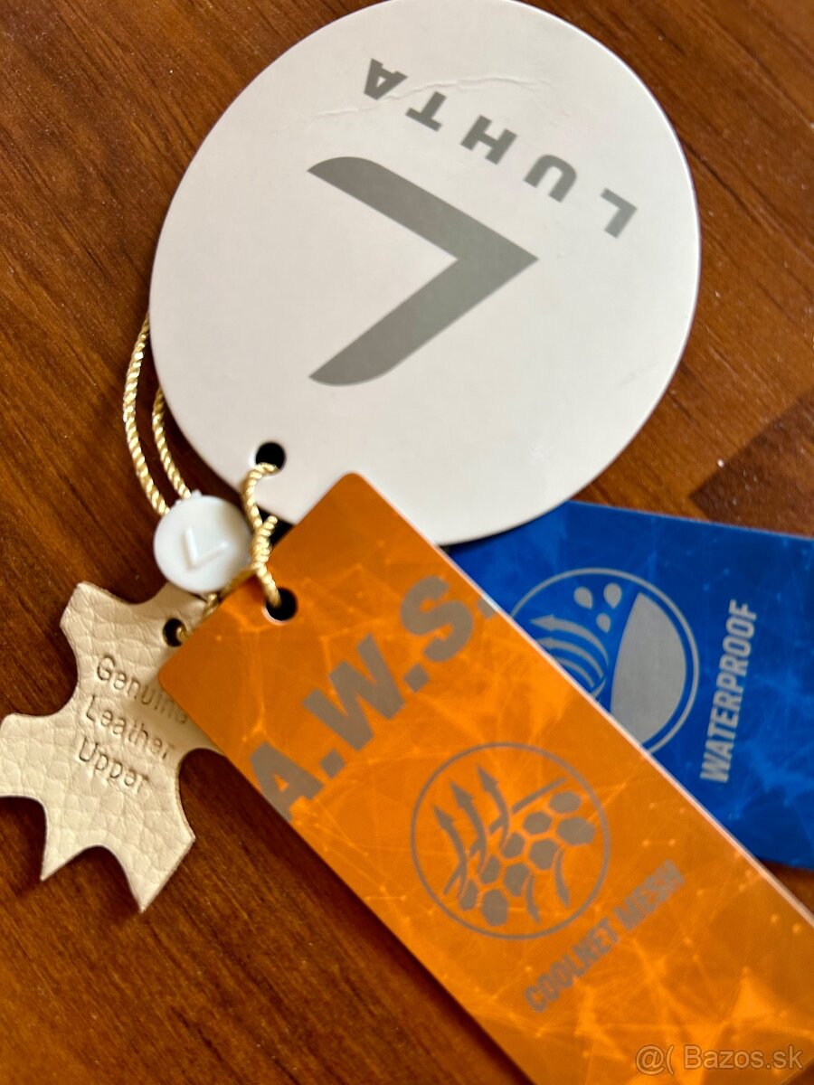 TURISTICKÉ WATERPROOF KOŽENÉ TOPÁNKY zn.LUHTA č.40 - 2