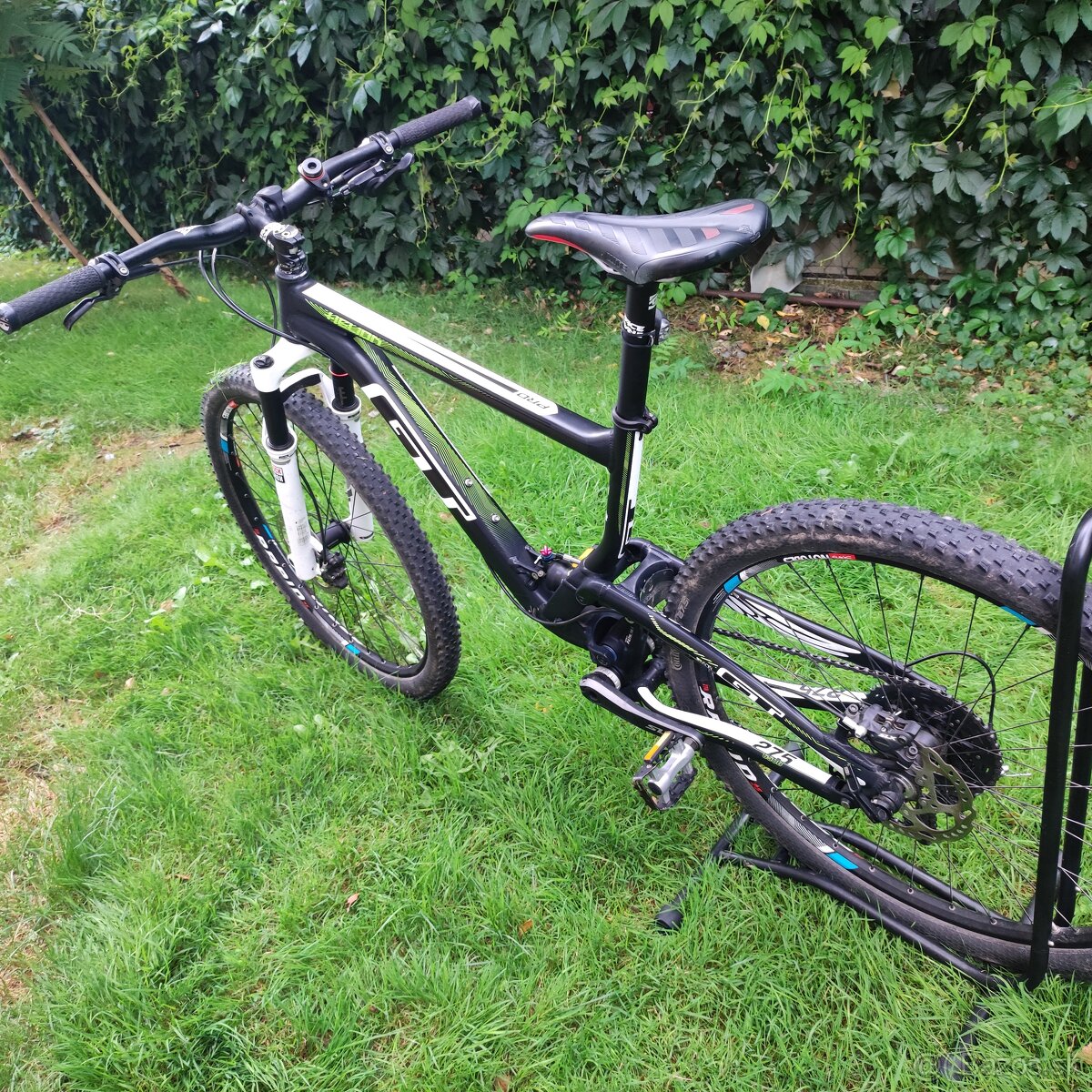 GT-Helion celoodpruženy. - 2