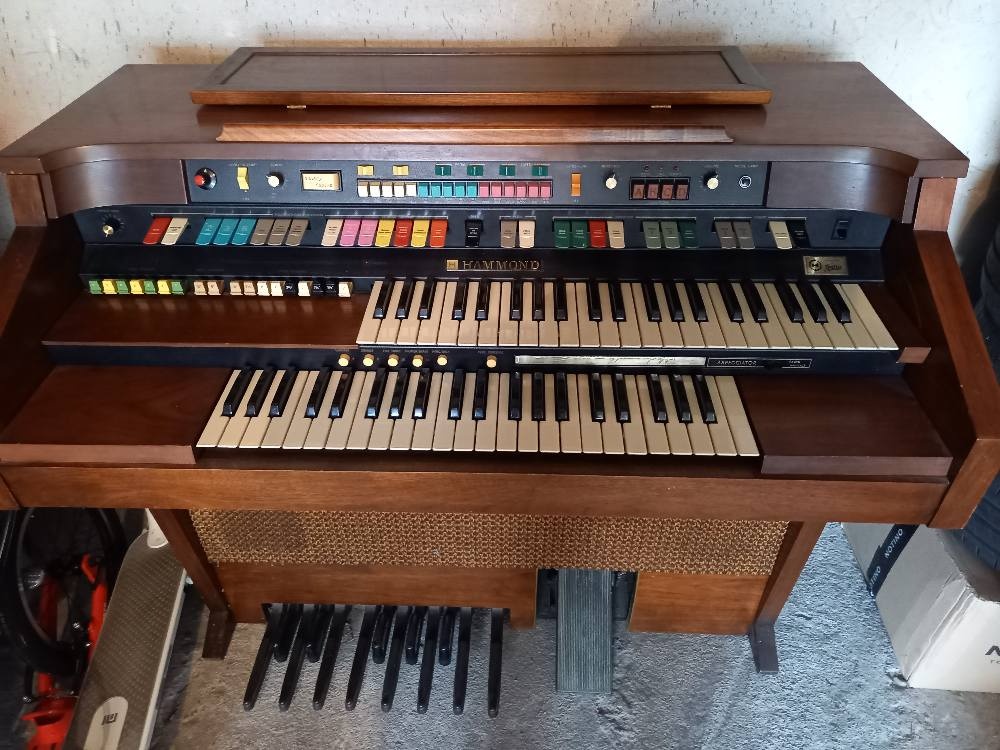 Organ HAMMOND AURORA - 2