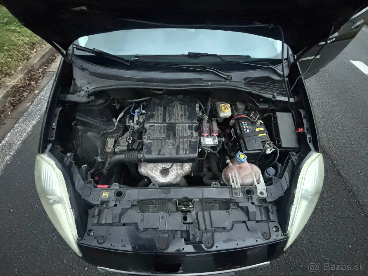 Predám Fiat Punto 1,4 Benzin - 2