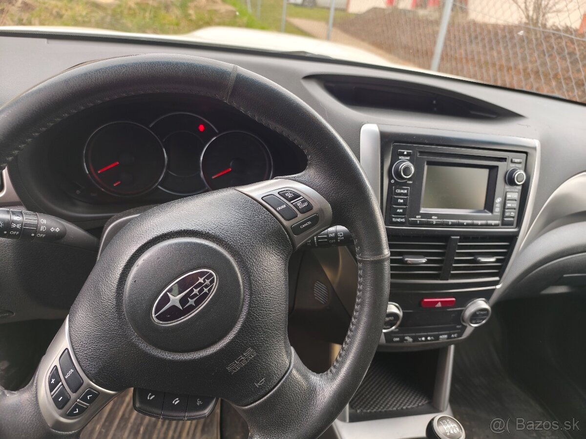 Predám na náhradné diely Subaru Forester - 2