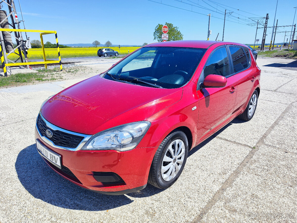 Kia Cee´d 1.6 CRDi VGT LX ISG - 2