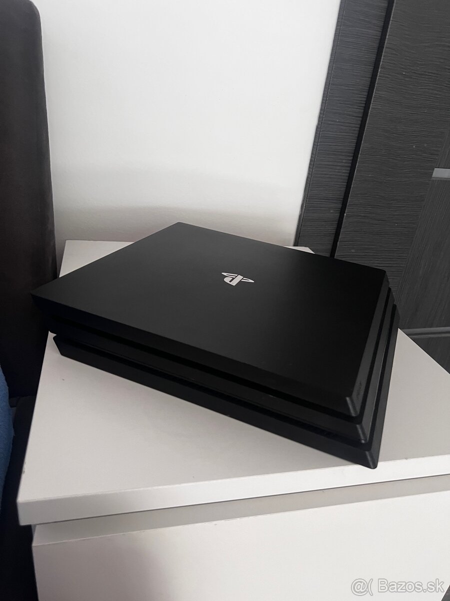 Playstation 4 pro - 2