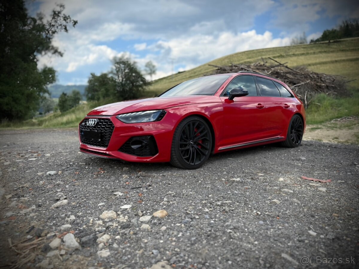 Audi RS4 COMPETITION MATRIX VIRTUAL Red/Black - 2