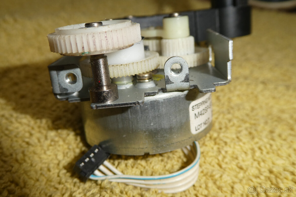 krokový motor Mitsumi M42SP-6TE - 2