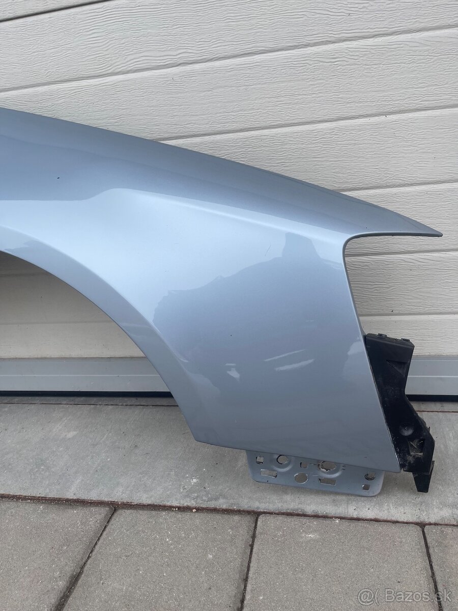 Predný blatník VW Passat B6 LB5M - 2