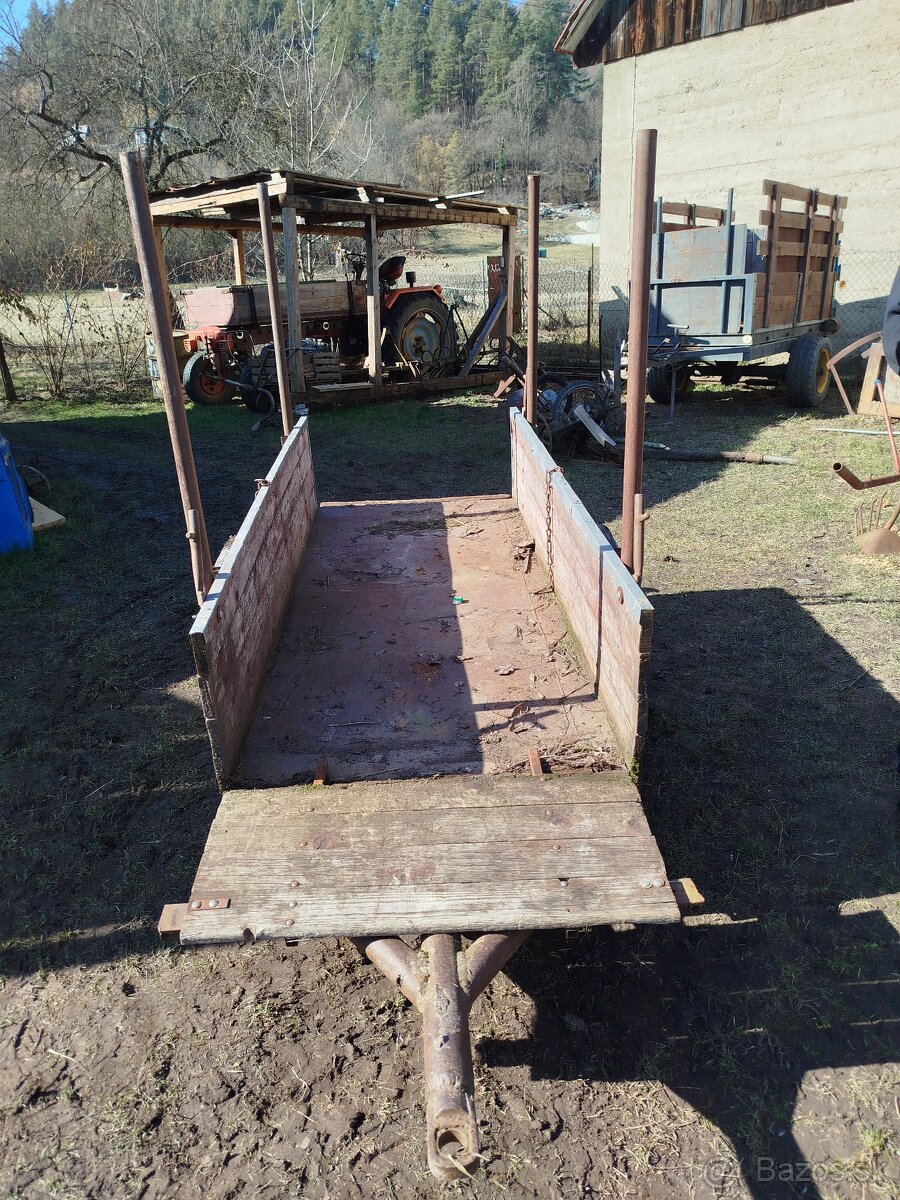 Vlečka a náradie k malotraktoru. - 2