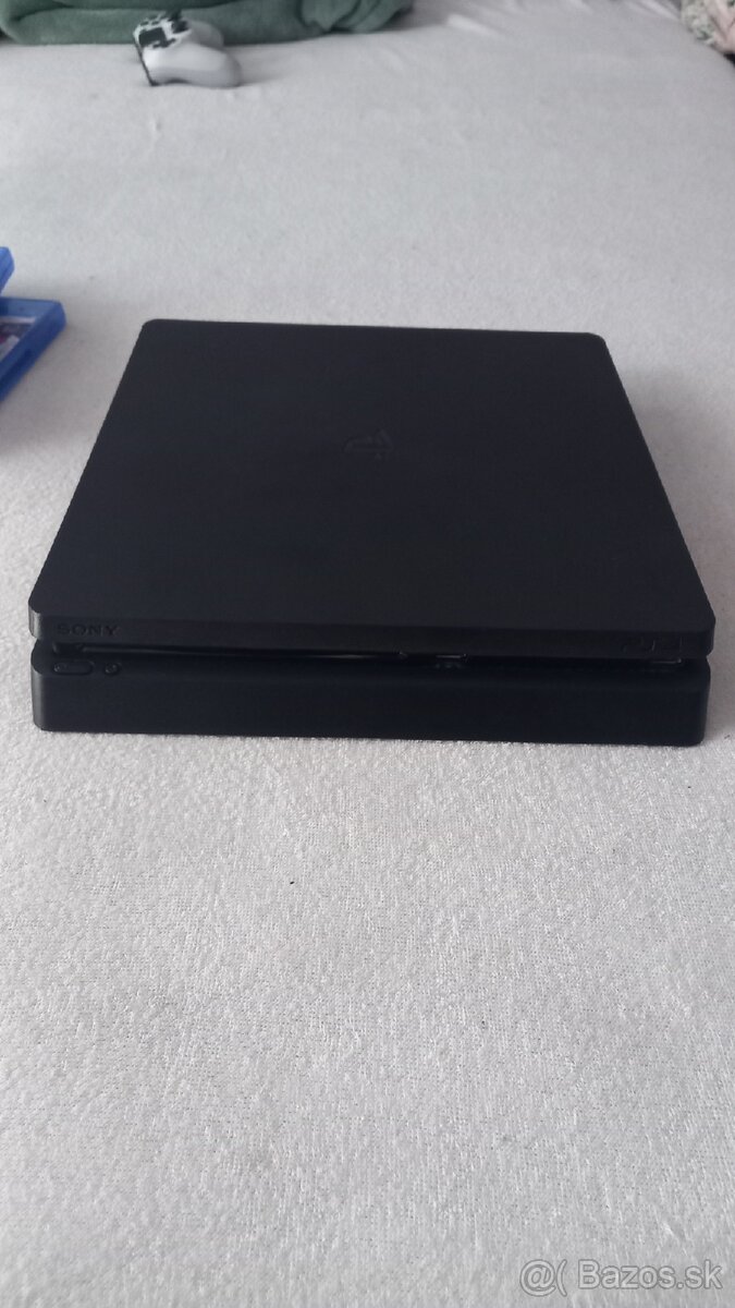 Playstation 4 slim 1TB - 2