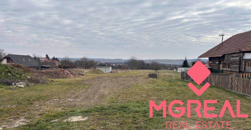 Stavebný pozemok v obci Nitrianske Hrnčiarovce / Nitra - 2