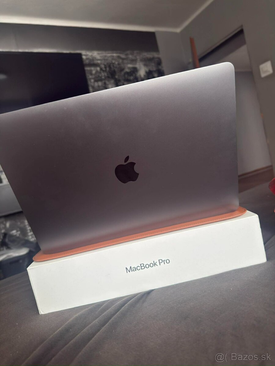 Predám/vymením MacBook Pro 256gb M1 2021 - 2