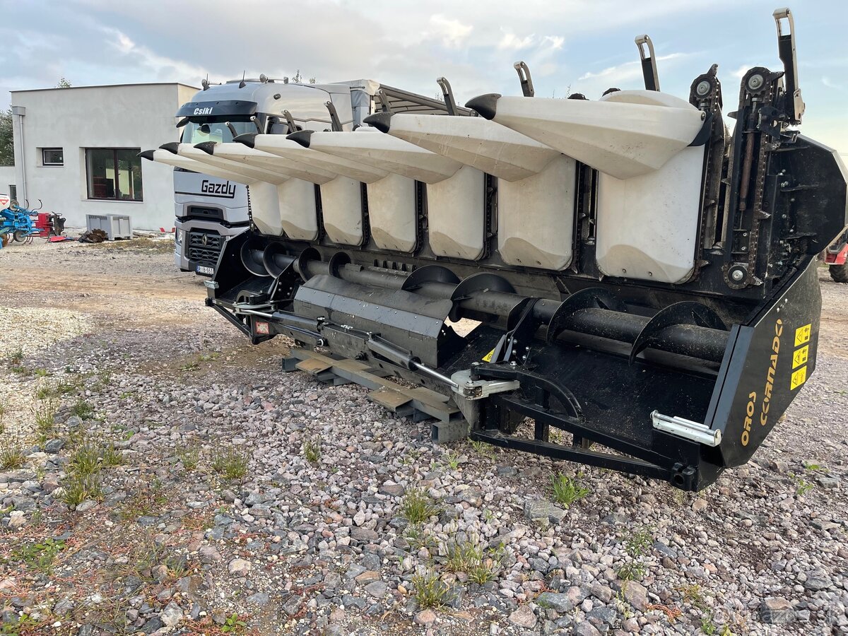 Predám kukuricny adaptér - 2