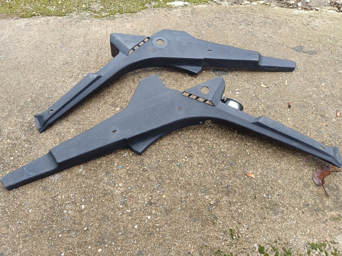 Bočné plasty manet Korado - 2