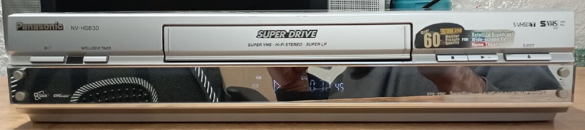 PANASONIC NV-HS830 .... S-VHS ET HIFI videorekorder .... - 2