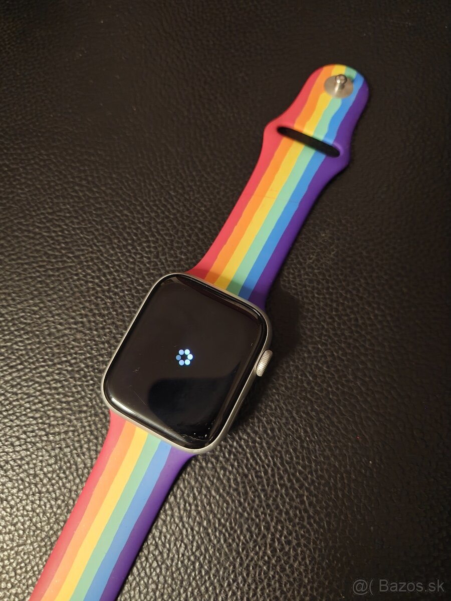 Apple watch serie 6 NIKE edícia - 2