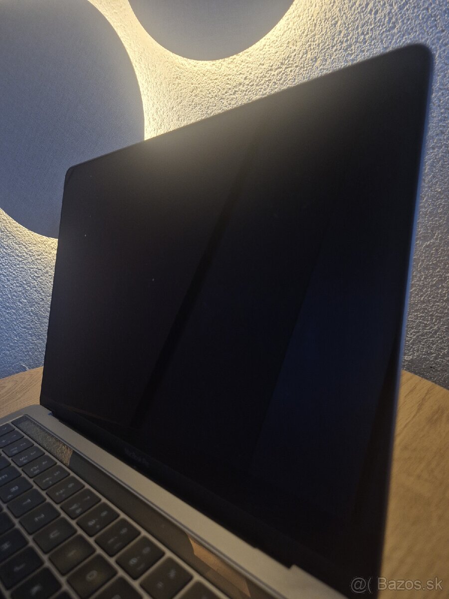 Predam vymenim macbook pro 13`3 touchbar - 2