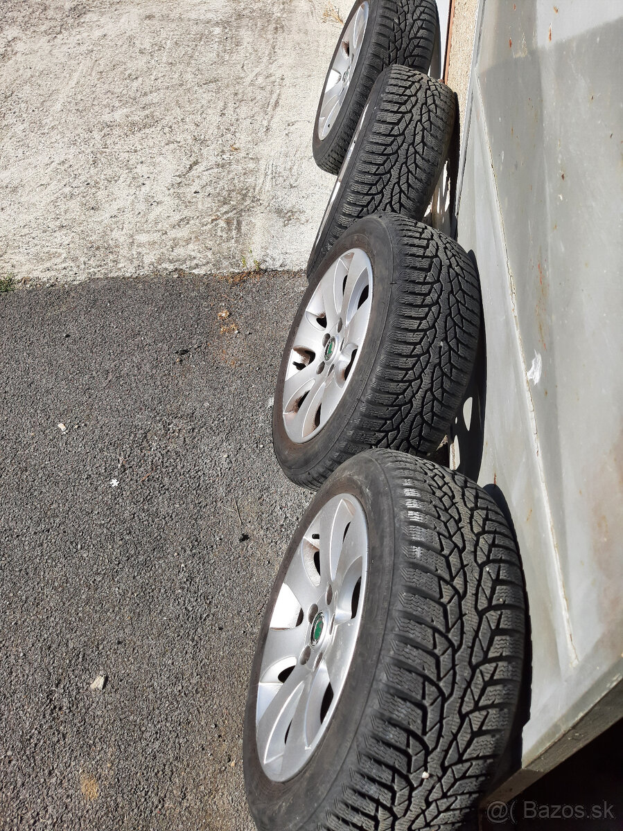 Predám originálne disky na Š. Superb osadené zimnými pneu. - 2