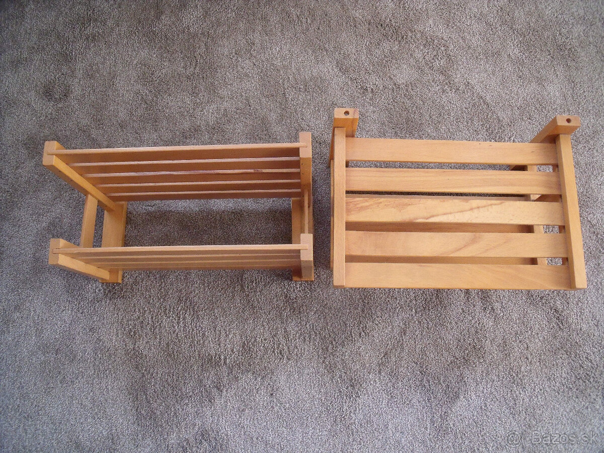 Predám dve drevené poličky, vhodné na chatu - 2