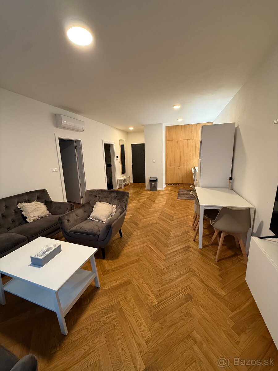 2-izbový byt v centre mesta Nitra - 2