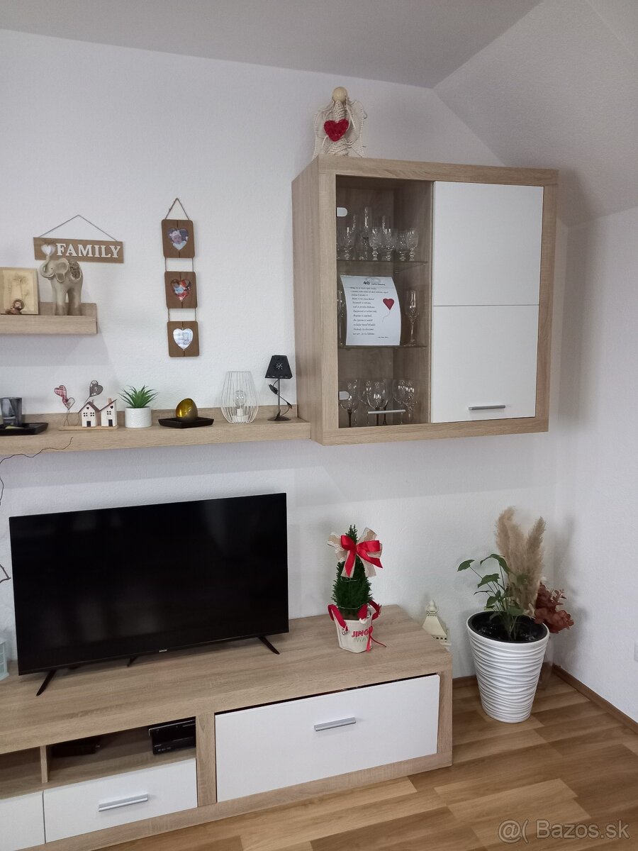 Obyvačková stena - 2