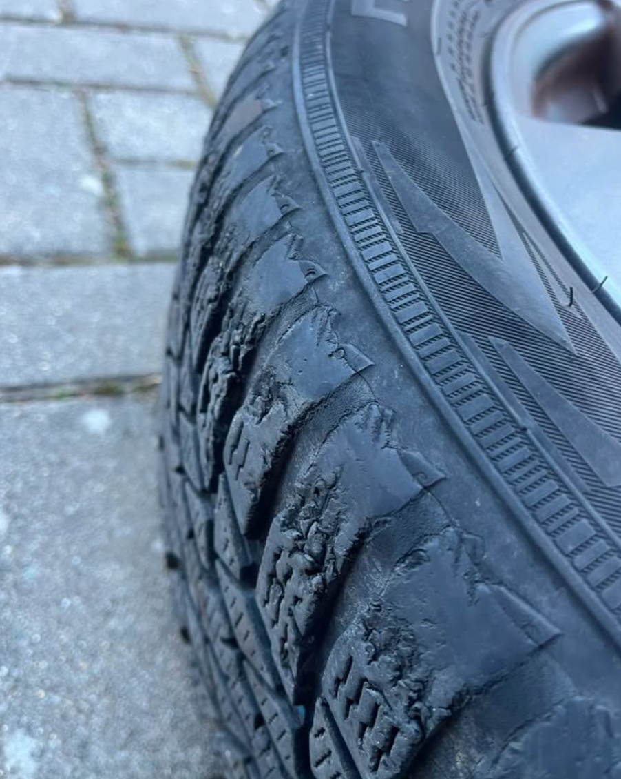 Disky Dezent + Nokian 205P55 R16 na dojazdenie - 2