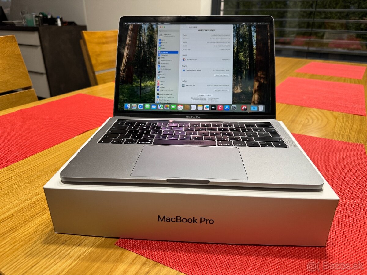 MacBook Pro 15" 2018 16/250 GB Space Gray - 2