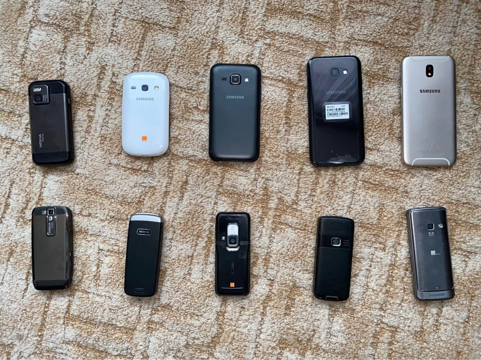 Telefóny na náhradné diely - 2