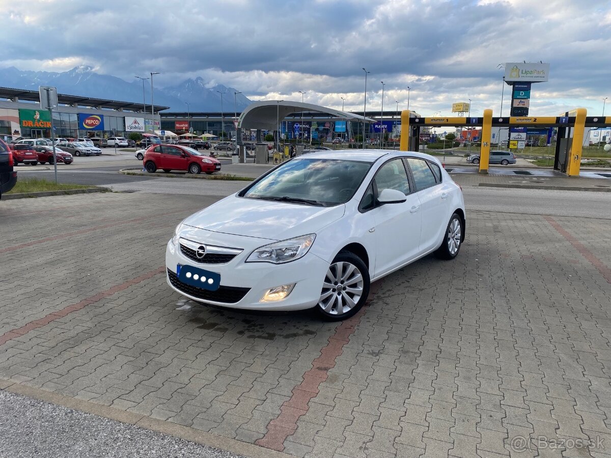 Opel Astra 1,4 Turbo 103 kW - 2
