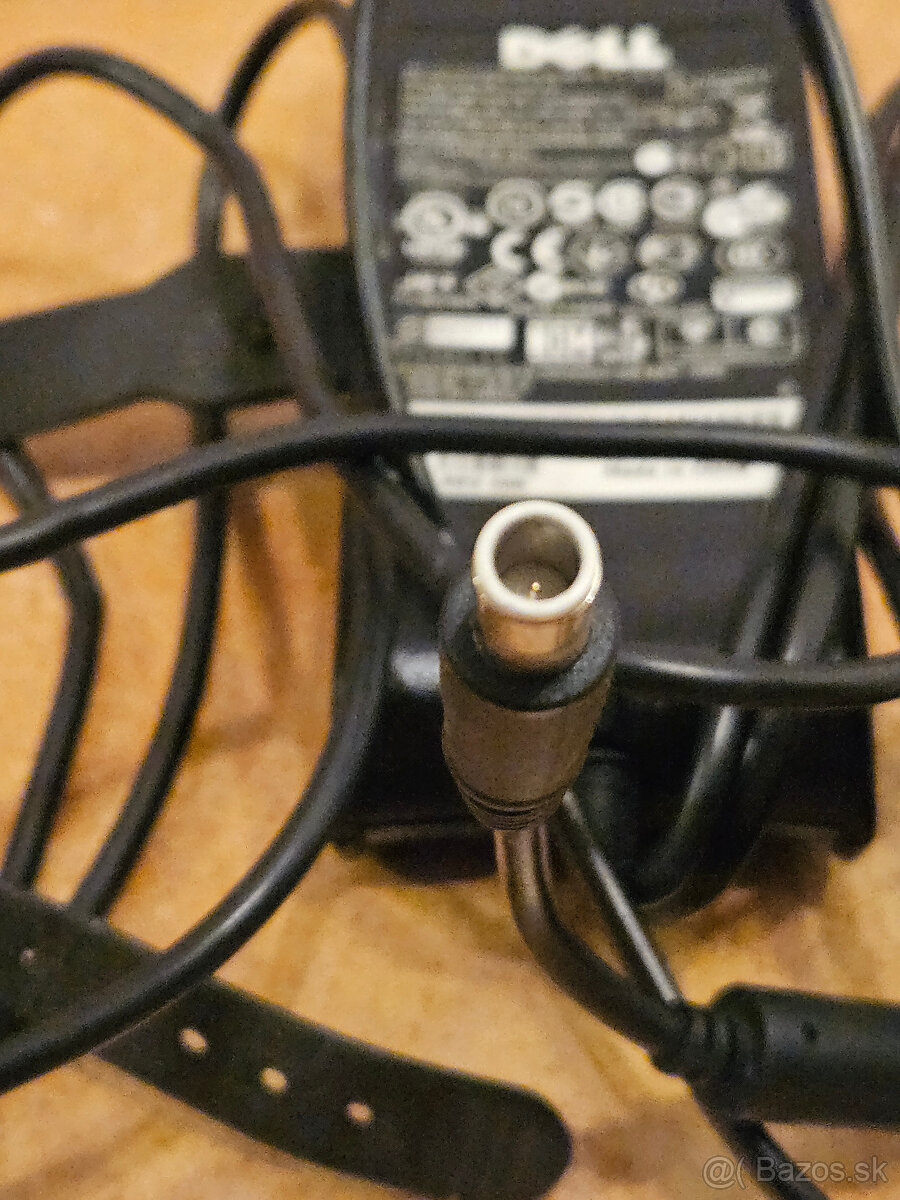 Predám novú nabíjačku Dell 90W - 2