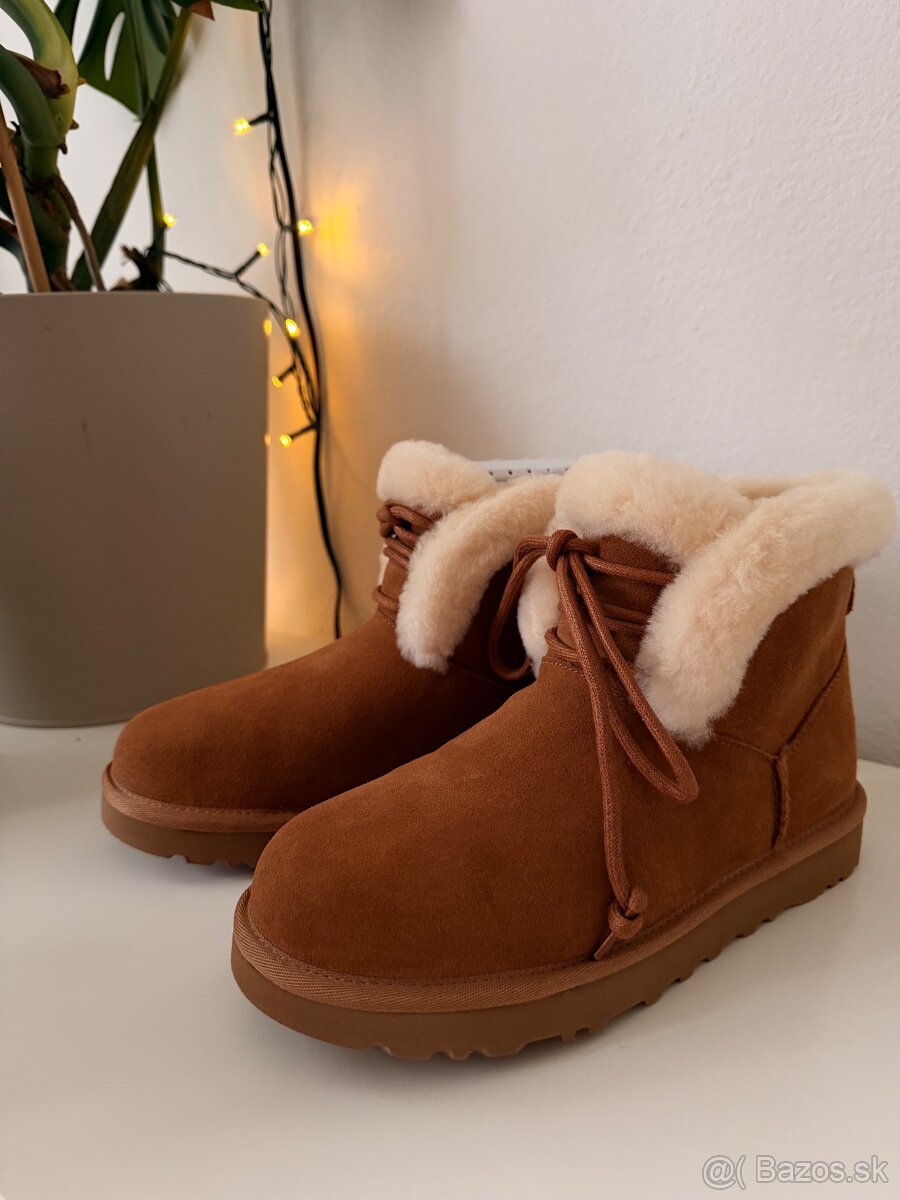 Classic Mini Posy Boot, UGG - 2