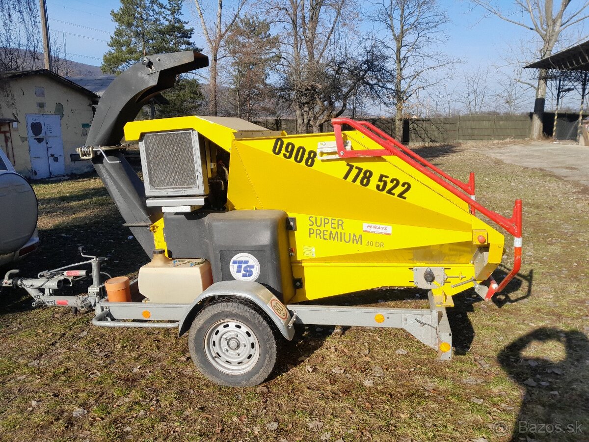 Štiepkovanie-drtenie,štiepkovac drtič - 2