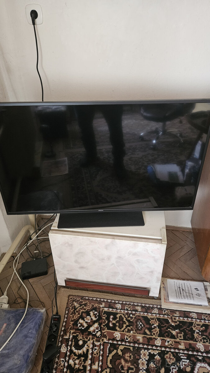 Hitachi 4k Smart TV 43palcov (108cm) - 2