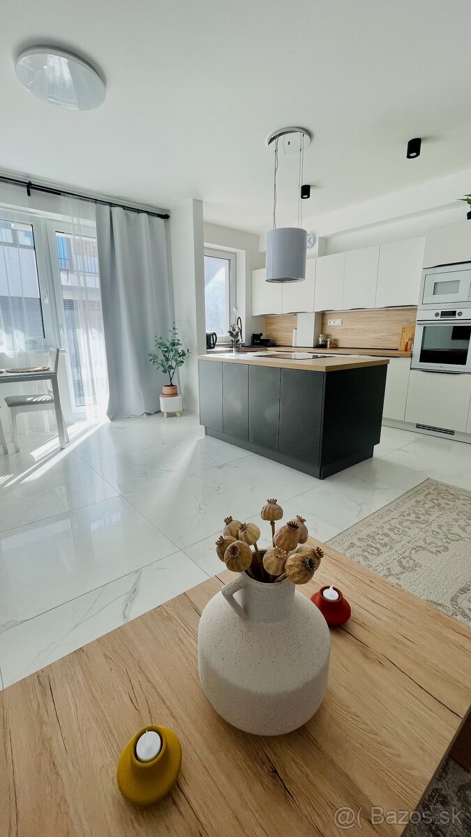 NA PRENÁJOM: Klimatizovaný 2 izbový byt s lódžiou - 2