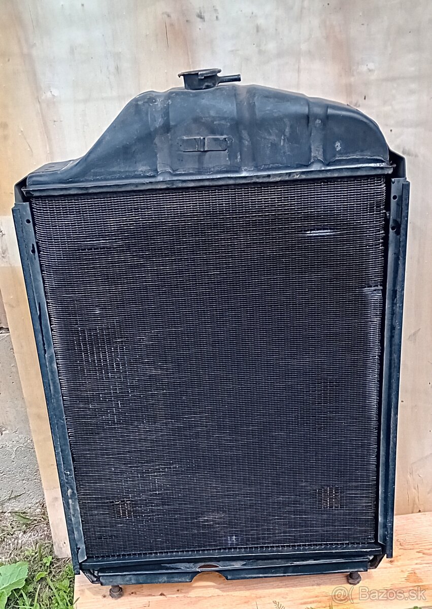 Predám chladič na Zetor UR II - 2