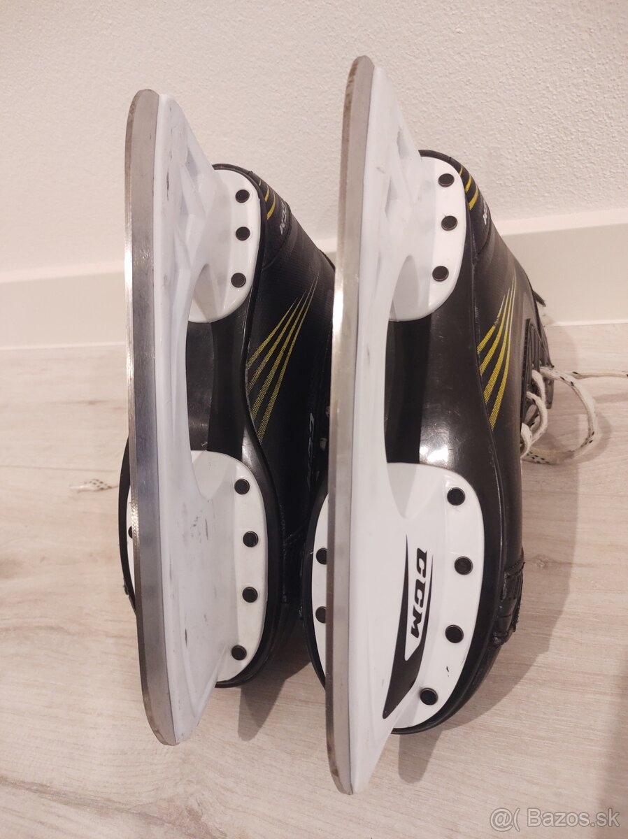 Hokejové korčule CCM 1052. - 2