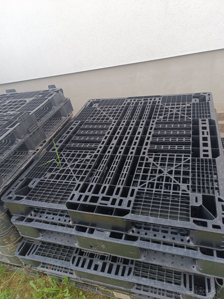 Predám plastové palety - 2