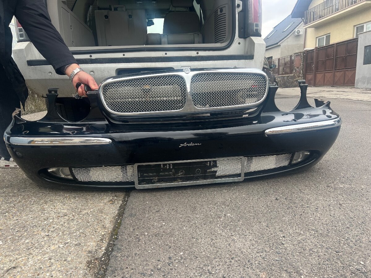 Predám predný nárazník Jaguar XJ - 2