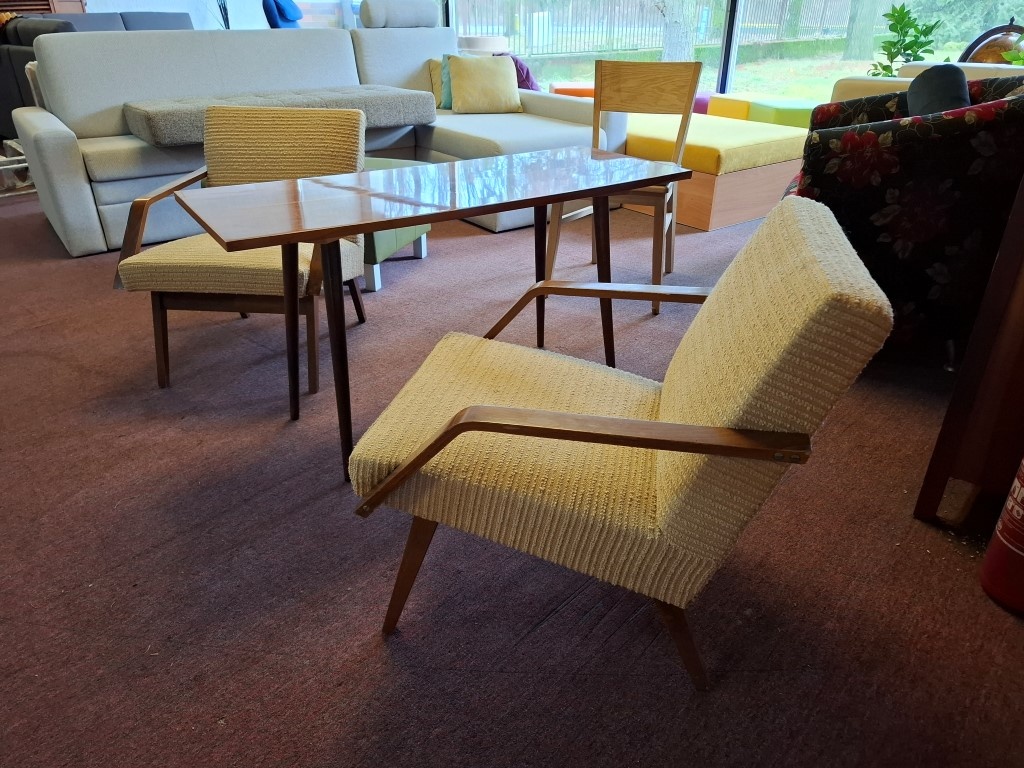 Predam Halabala kreslá a stolík, - 2