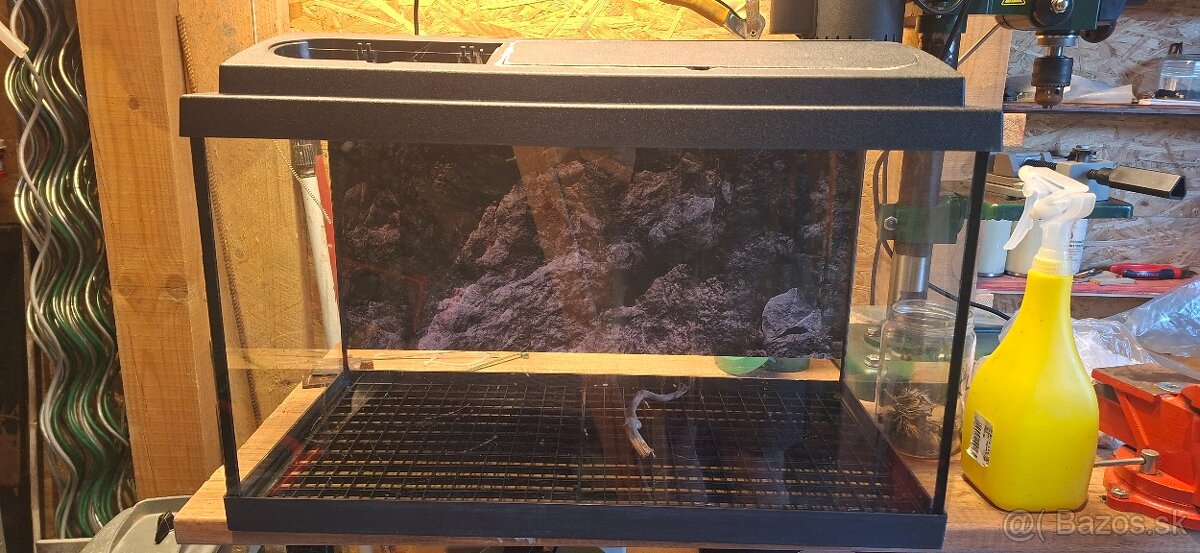 Predám Akvarium - 2