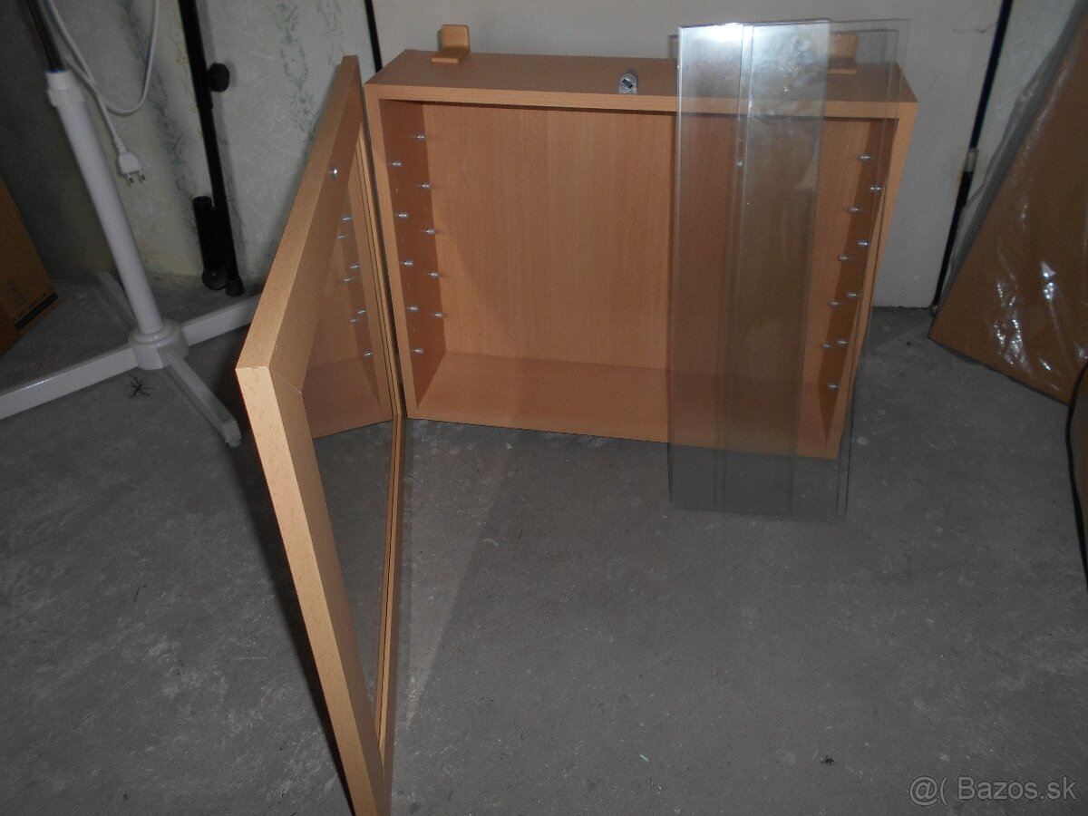 Skrinka na modely áut - 2