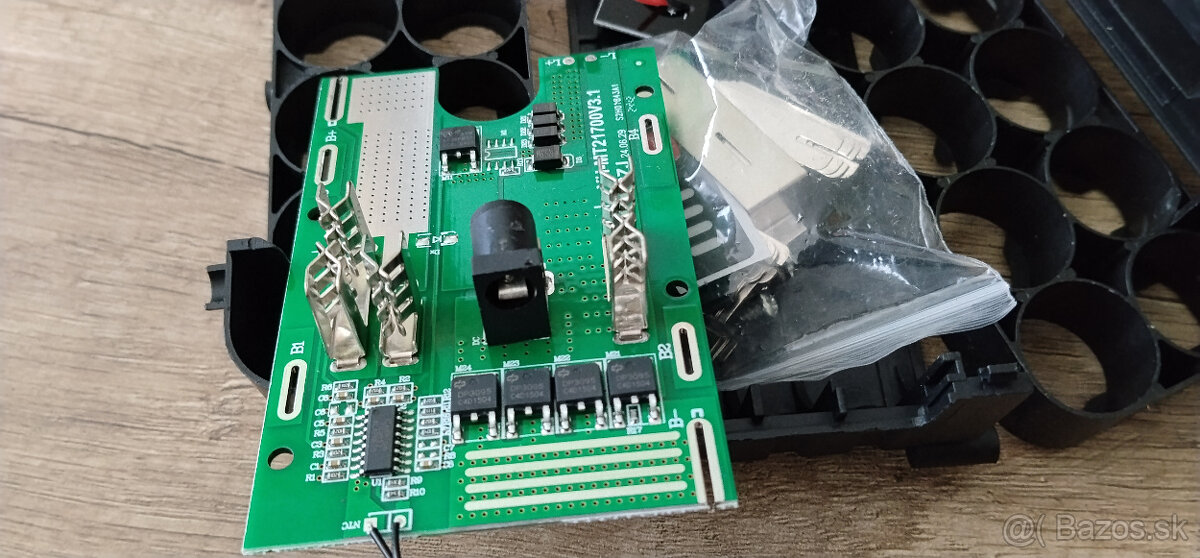 krabička akupack 10x LiOn 21700 pre Makitu - 2