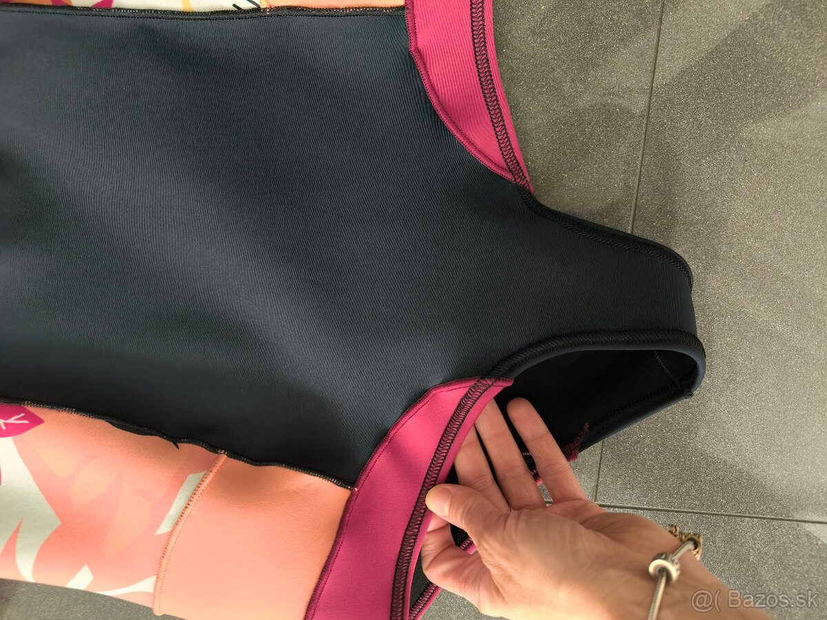 Neoprén ROXY veľkosť S NOVÝ PC: 120 € - 2