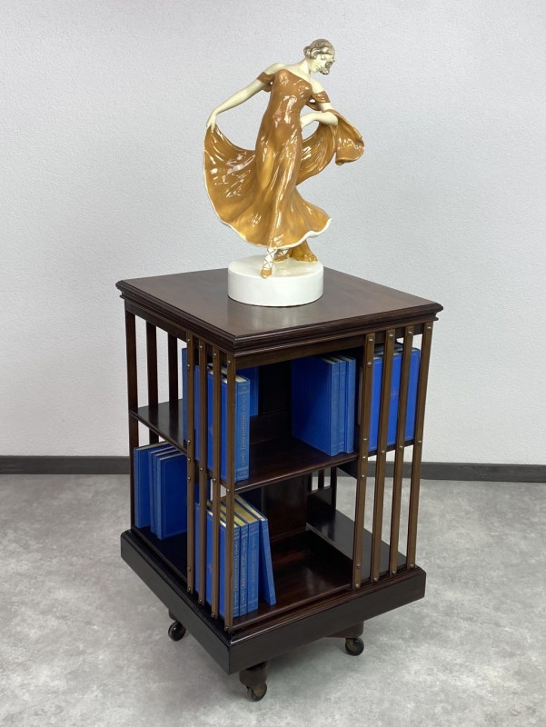 Revolverová rotačná knihovnička - 2